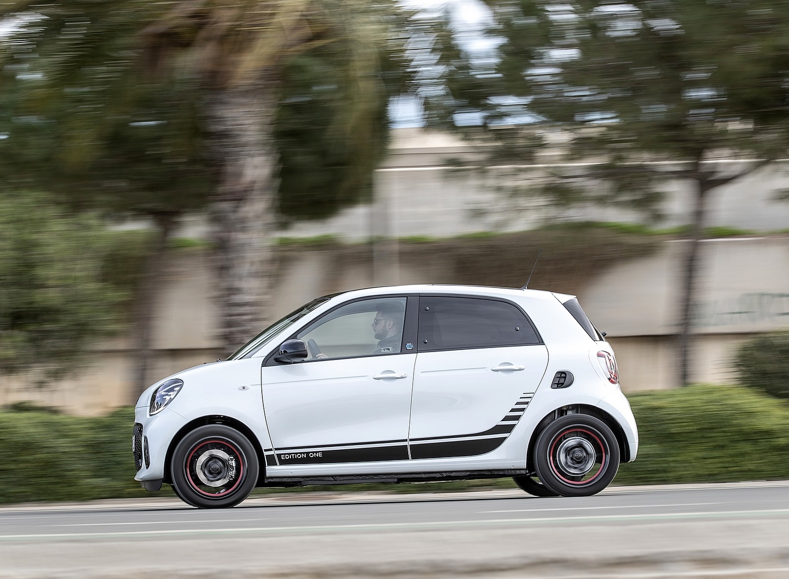 2020 Smart EQ ForFour Pulse Line (Color: Ice White) Side Wallpapers #9 of 80