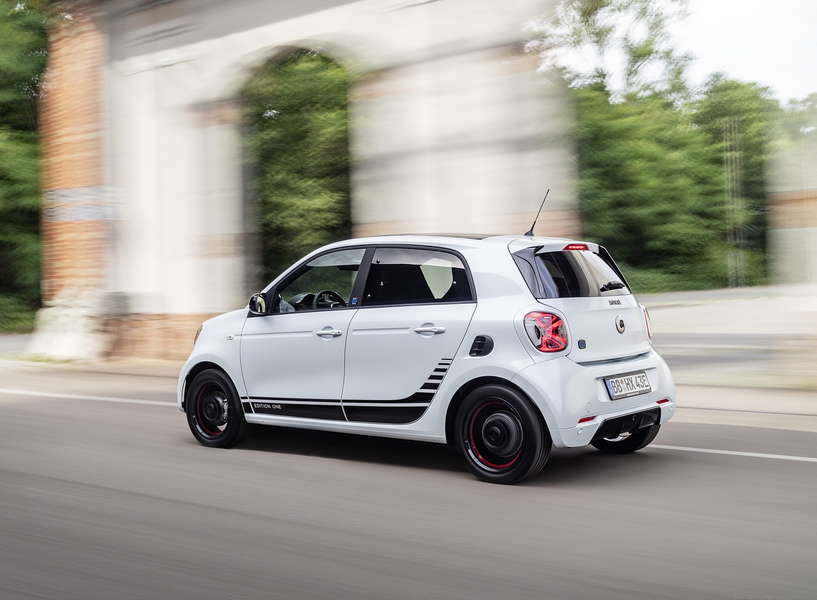 2020 Smart EQ ForFour Rear Three-Quarter Wallpapers (2)