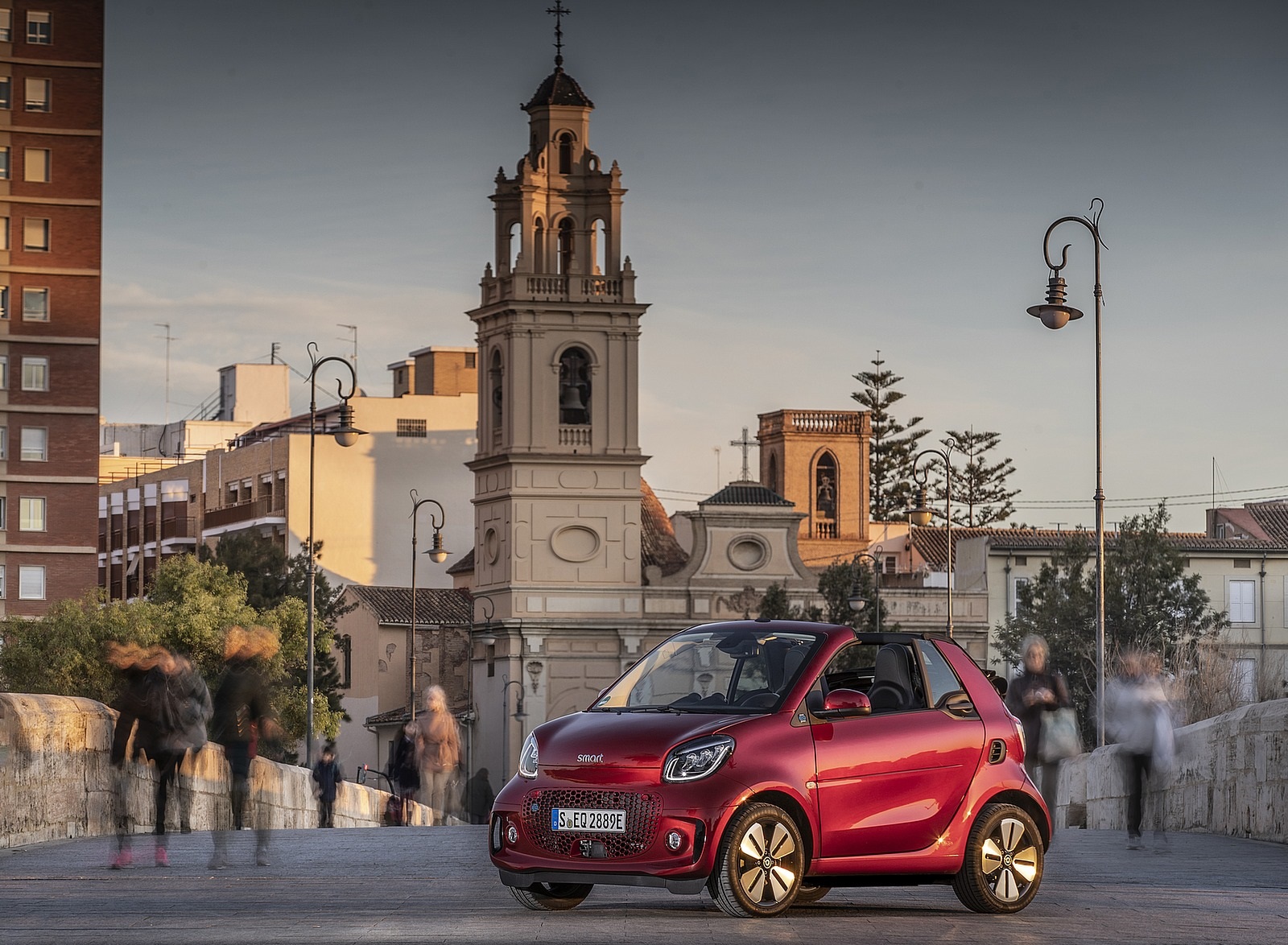 2020 Smart EQ ForTwo Cabrio Prime Line (Color: Carmine Red) Front Three-Quarter Wallpapers #36 of 100