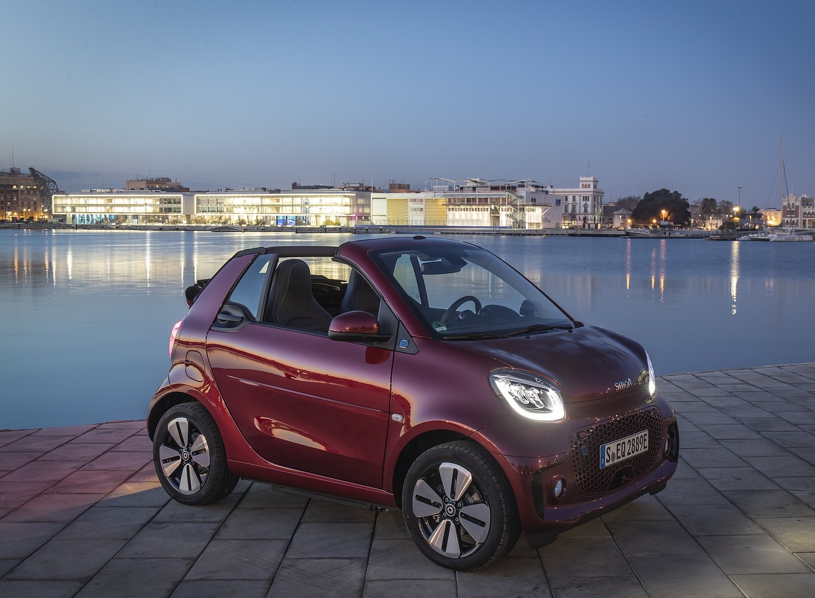 2020 Smart EQ ForTwo Cabrio Prime Line (Color: Carmine Red) Front Three-Quarter Wallpapers #23 of 100