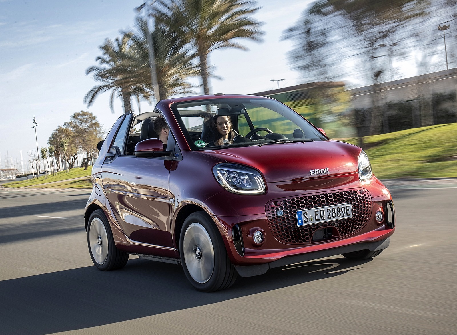 2020 Smart EQ ForTwo Cabrio Prime Line (Color: Carmine Red) Front Three-Quarter Wallpapers #14 of 100