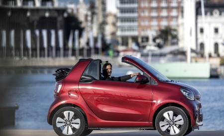 2020 Smart EQ ForTwo Cabrio Prime Line (Color: Carmine Red) Side Wallpapers 450x275 (20)
