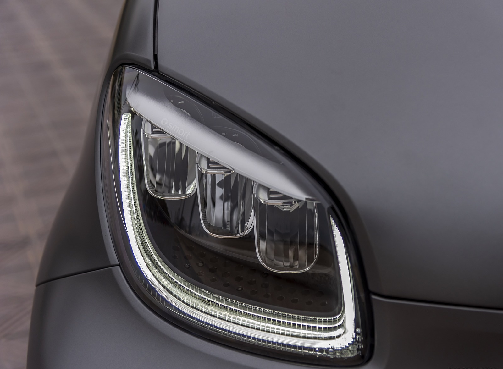 2020 Smart EQ ForTwo Cabrio Pulse Line (Color: Graphite Grey Matt) Headlight Wallpapers #94 of 100