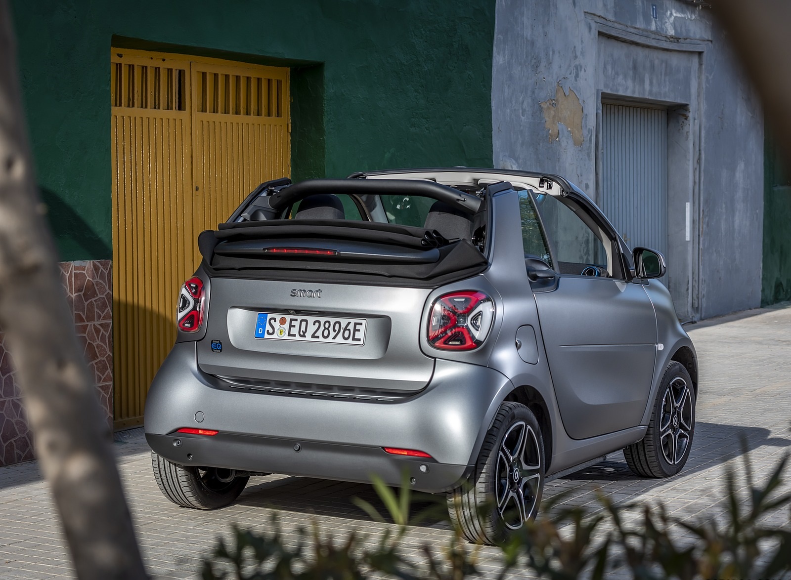 2020 Smart EQ ForTwo Cabrio Pulse Line (Color: Graphite Grey Matt) Rear Three-Quarter Wallpapers #76 of 100