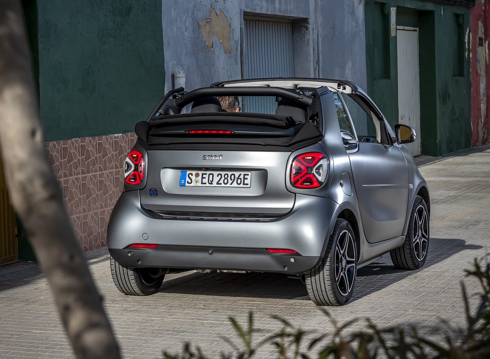 2020 Smart EQ ForTwo Cabrio Pulse Line (Color: Graphite Grey Matt) Rear Three-Quarter Wallpapers #78 of 100