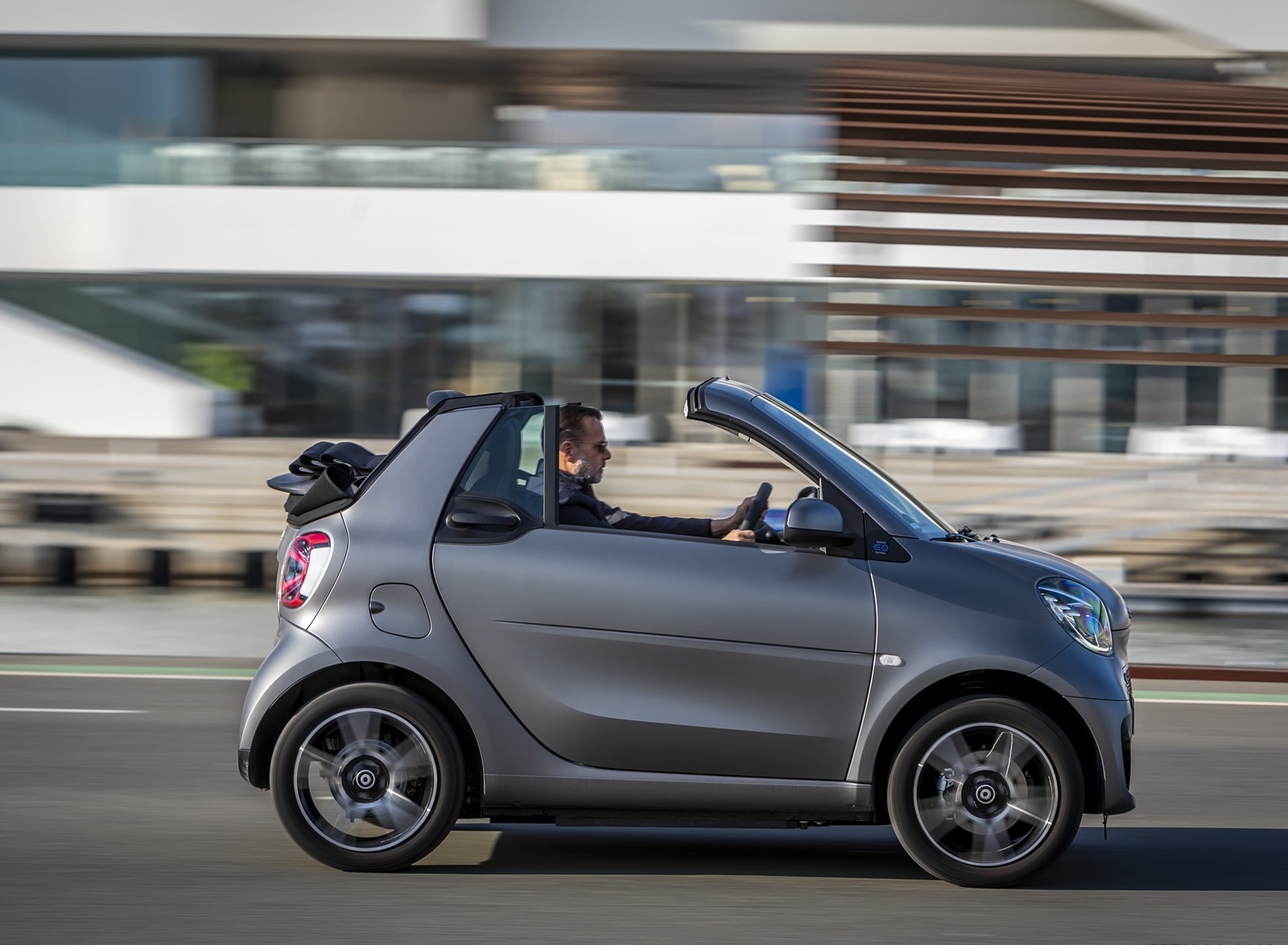 2020 Smart EQ ForTwo Cabrio Pulse Line (Color: Graphite Grey Matt) Side Wallpapers #70 of 100