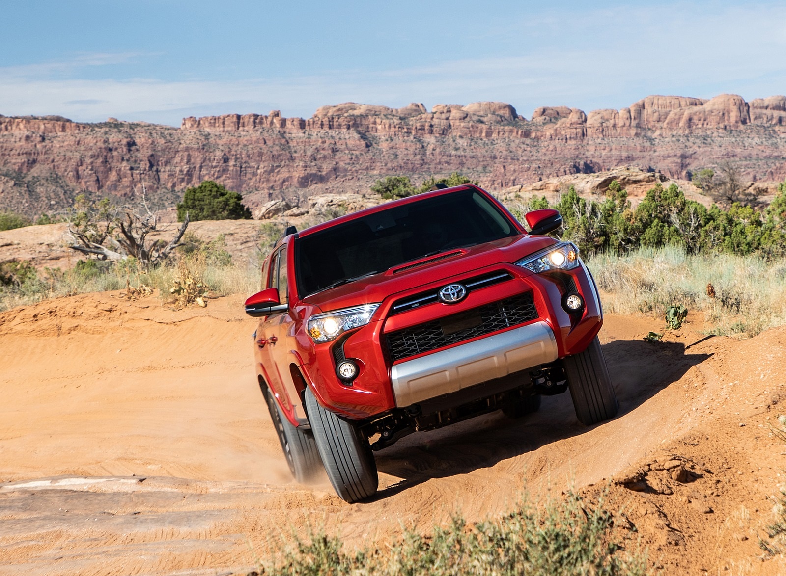 2020 Toyota 4Runner TRD Off-Road Front Wallpapers #16 of 25