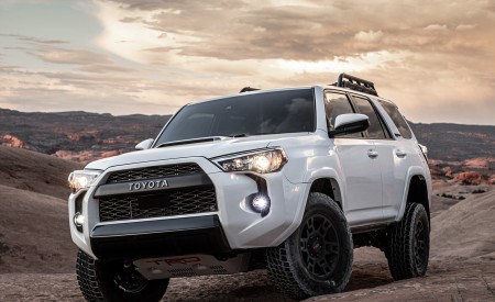 2020 Toyota 4Runner TRD Pro Front Three-Quarter Wallpapers 450x275 (3)