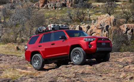 2020 Toyota 4Runner Venture Edition Front Three-Quarter Wallpapers 450x275 (3)