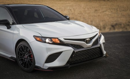 2020 Toyota Camry TRD Front Bumper Wallpapers 450x275 (19)