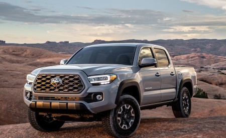 2020 Toyota Tacoma TRD Off-Road (Color: Cement) Front Three-Quarter Wallpapers 450x275 (9)