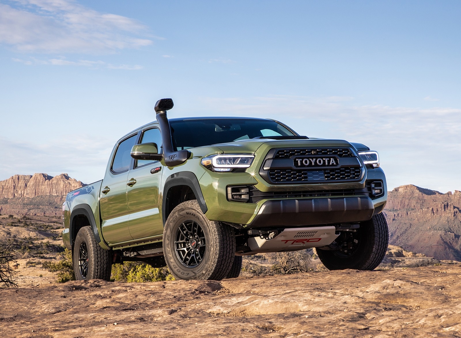 2020 Toyota Tacoma TRD Pro (Color: Army Green) Front Three-Quarter Wallpapers (1)