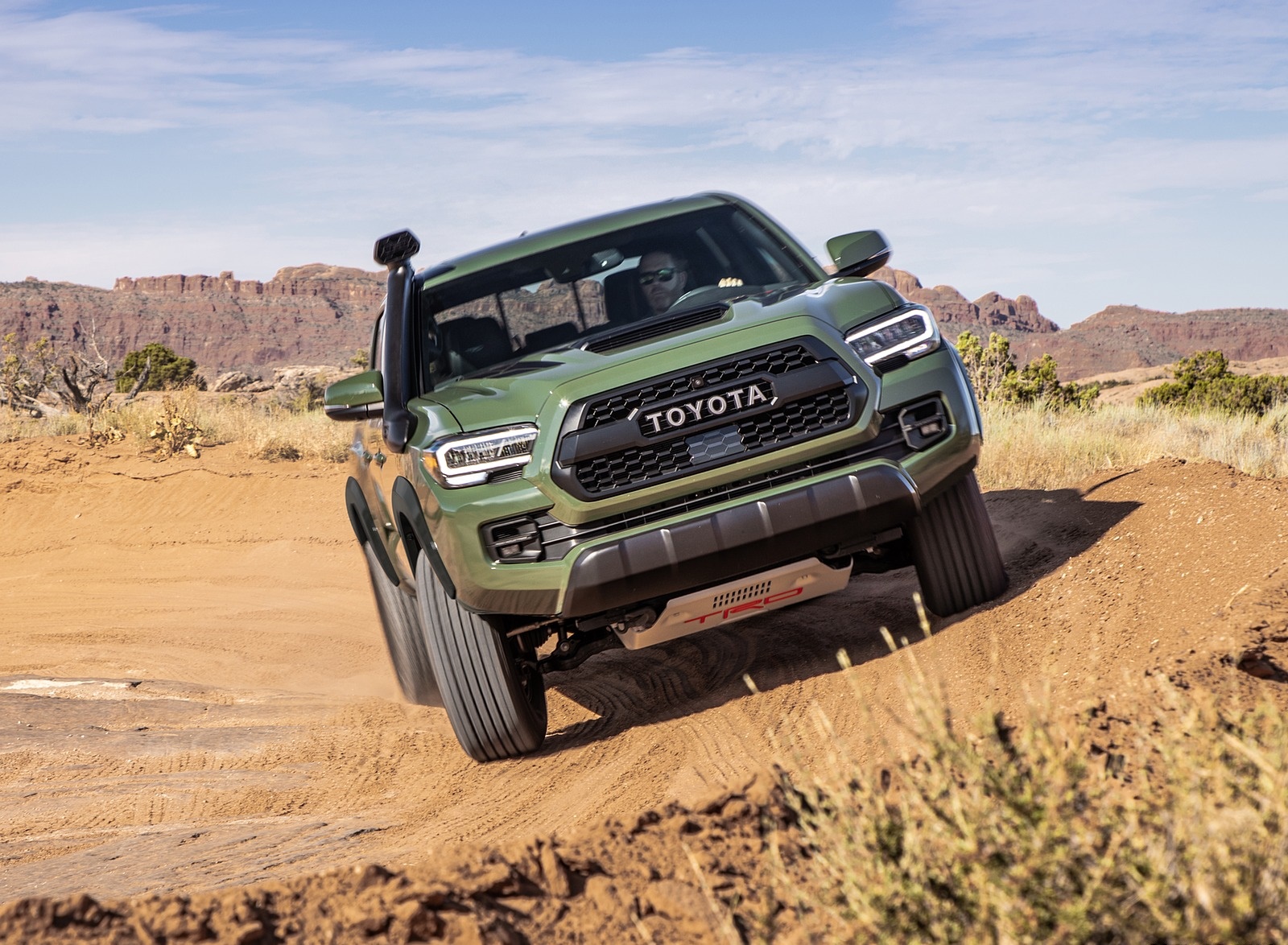 2020 Toyota Tacoma TRD Pro (Color: Army Green) Front Wallpapers (4)