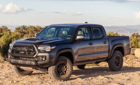 2020 Toyota Tacoma TRD Pro (Color: Magnetic Gray) Front Three-Quarter Wallpapers 450x275 (23)