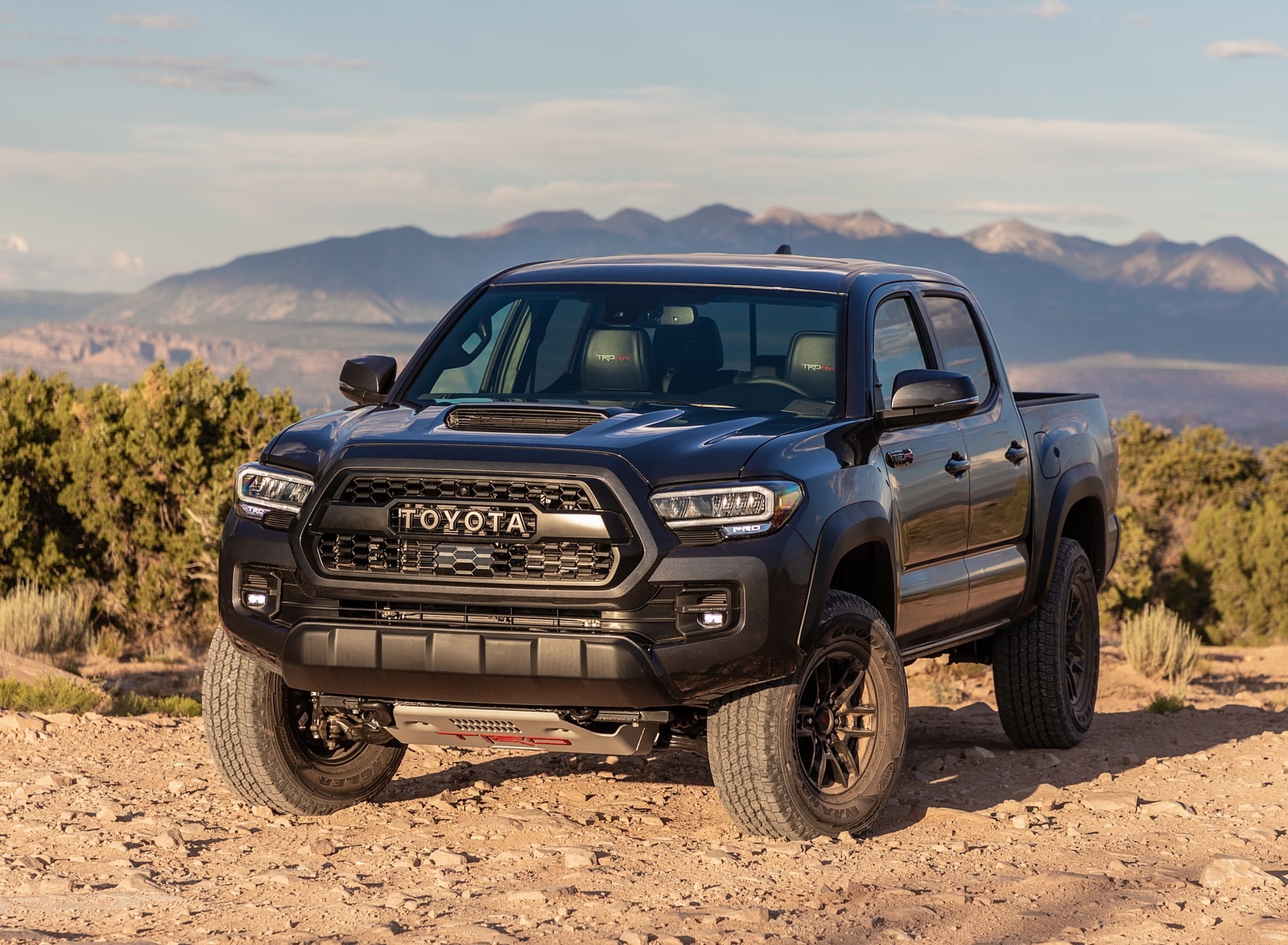 2020 Toyota Tacoma TRD Pro (Color: Magnetic Gray) Front Wallpapers #25 of 35
