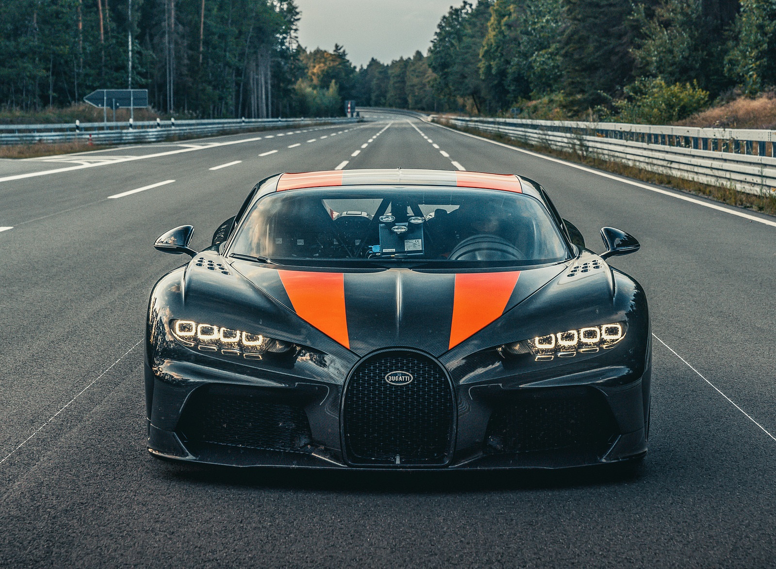 2021 Bugatti Chiron Super Sport 300+ Front Wallpapers #23 of 31