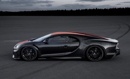 2021 Bugatti Chiron Super Sport 300+ Side Wallpapers 450x275 (12)