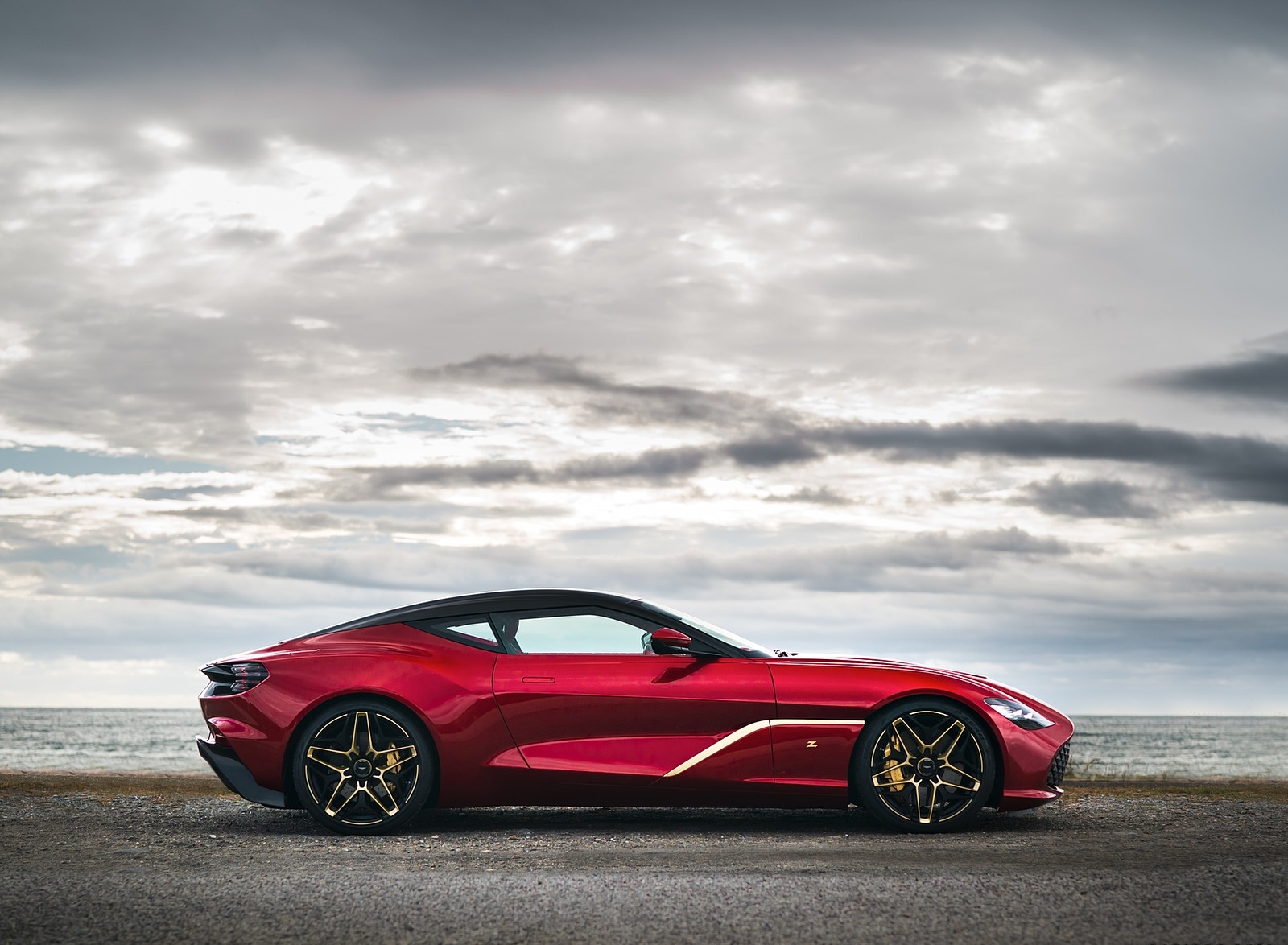 2020 Aston Martin DBS GT Zagato Side Wallpapers (4)