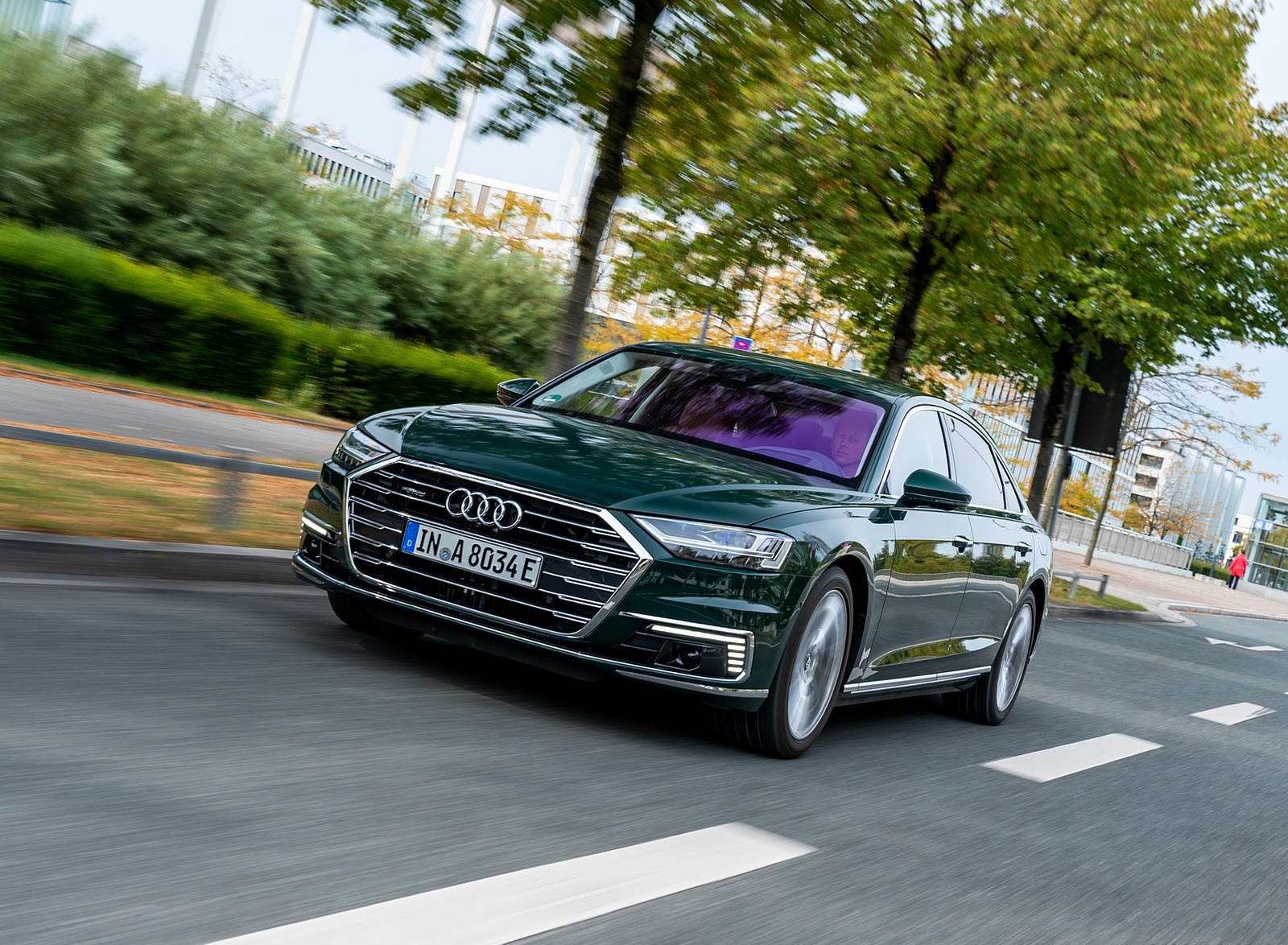 2020 Audi A8 L 60 TFSI e quattro Plug-In Hybrid (Color: Goodwood Green) Front Three-Quarter Wallpapers #21 of 49