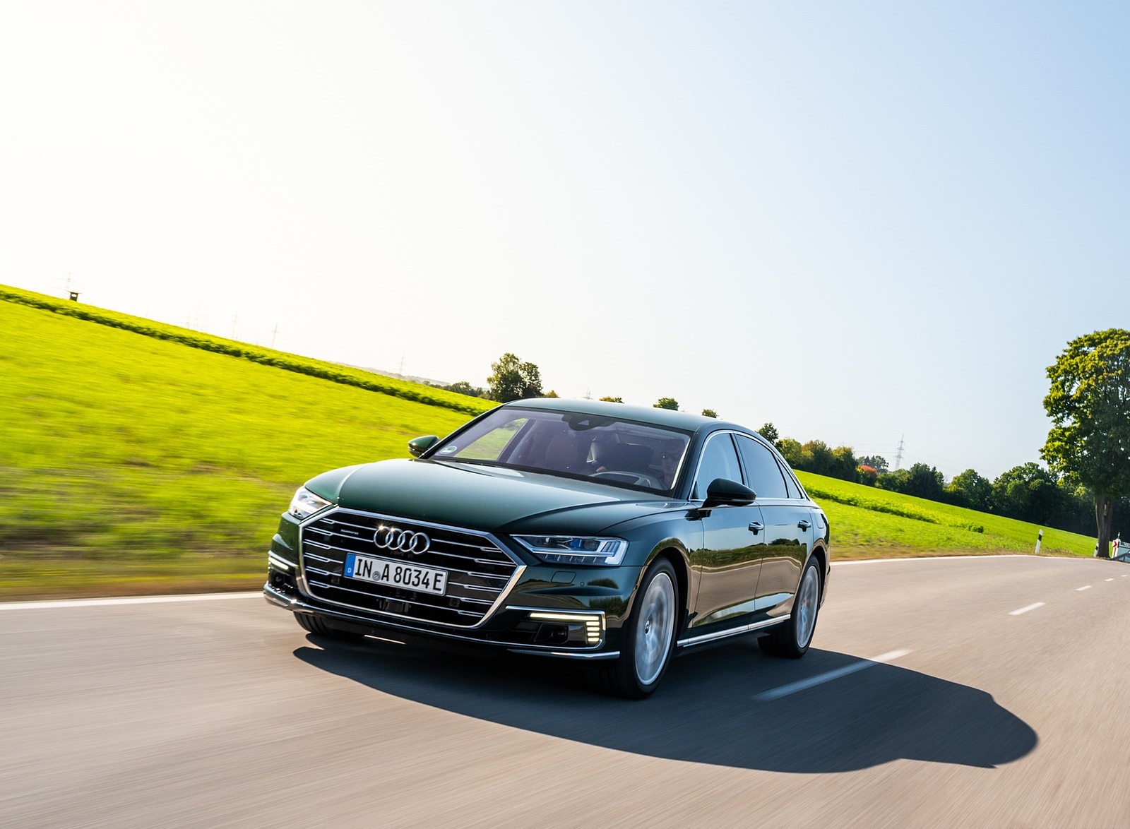 2020 Audi A8 L 60 TFSI e quattro Plug-In Hybrid (Color: Goodwood Green) Front Three-Quarter Wallpapers #8 of 49