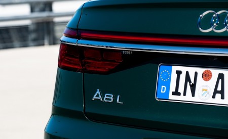 2020 Audi A8 L 60 TFSI e quattro Plug-In Hybrid (Color: Goodwood Green) Tail Light Wallpapers 450x275 (33)