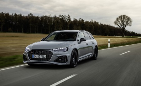 2020 Audi RS 4 Avant (Color: Nardo Gray) Front Three-Quarter Wallpapers 450x275 (3)