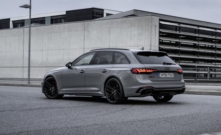 2020 Audi RS 4 Avant (Color: Nardo Gray) Rear Three-Quarter Wallpapers 450x275 (22)