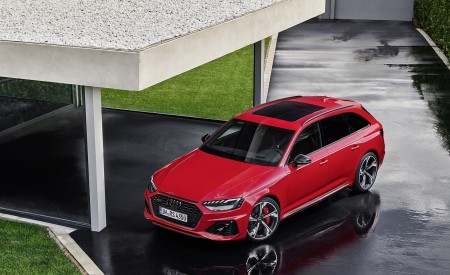 2020 Audi RS 4 Avant (Color: Tango Red) Front Three-Quarter Wallpapers 450x275 (61)