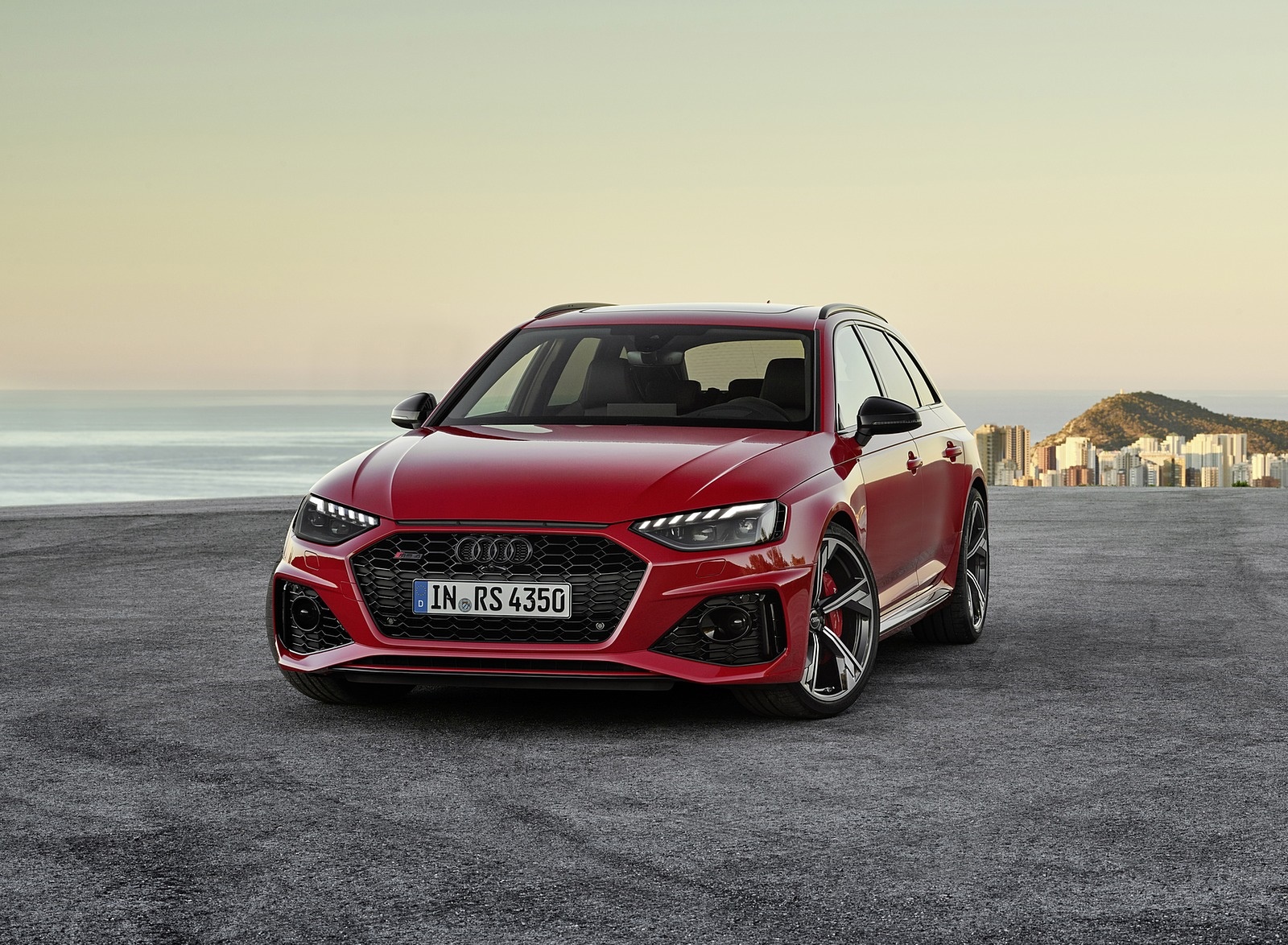2020 Audi RS 4 Avant (Color: Tango Red) Front Wallpapers #50 of 98