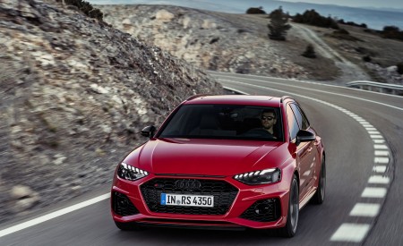 2020 Audi RS 4 Avant (Color: Tango Red) Front Wallpapers 450x275 (39)