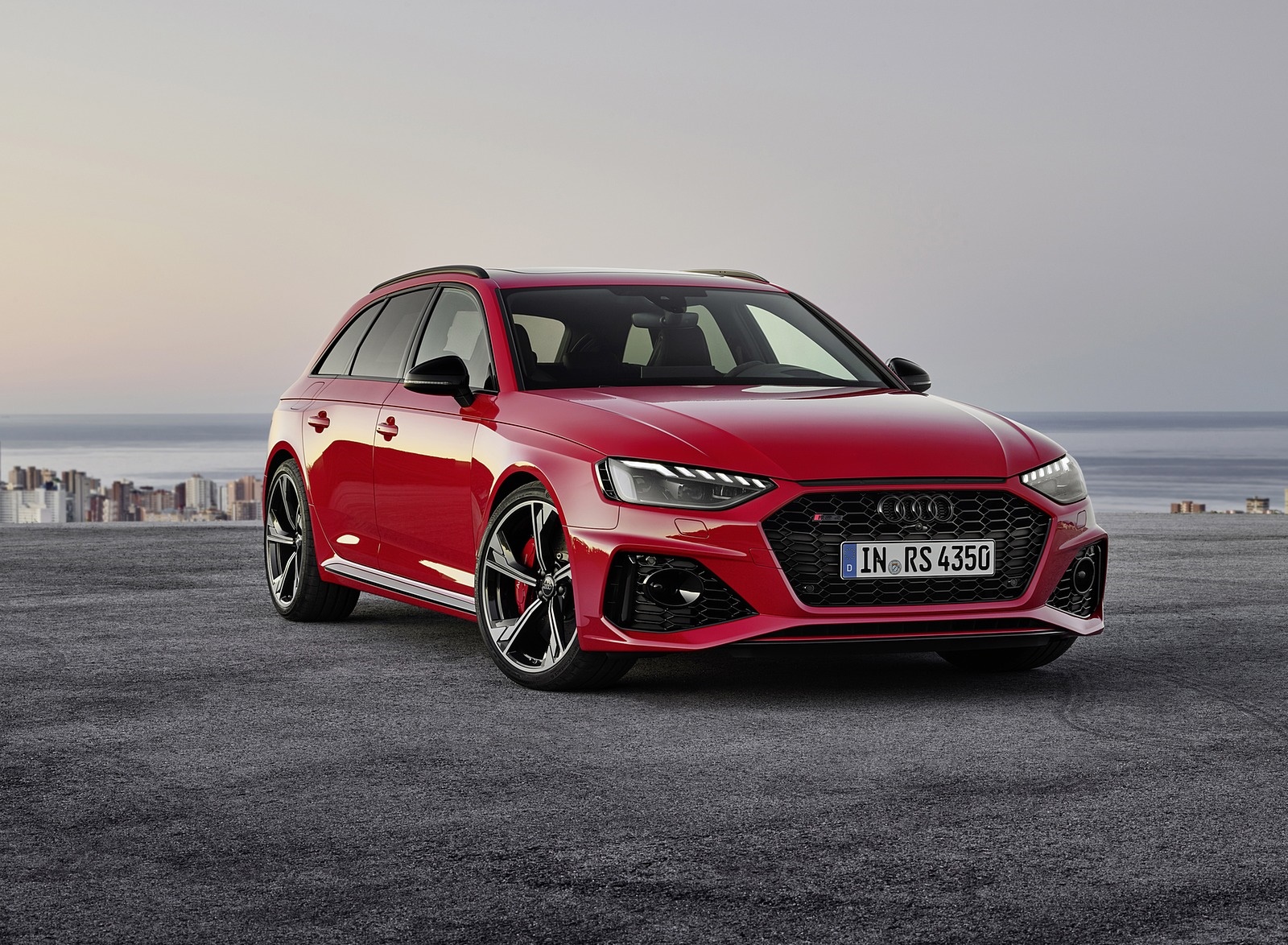 2020 Audi RS 4 Avant (Color: Tango Red) Front Wallpapers #51 of 98
