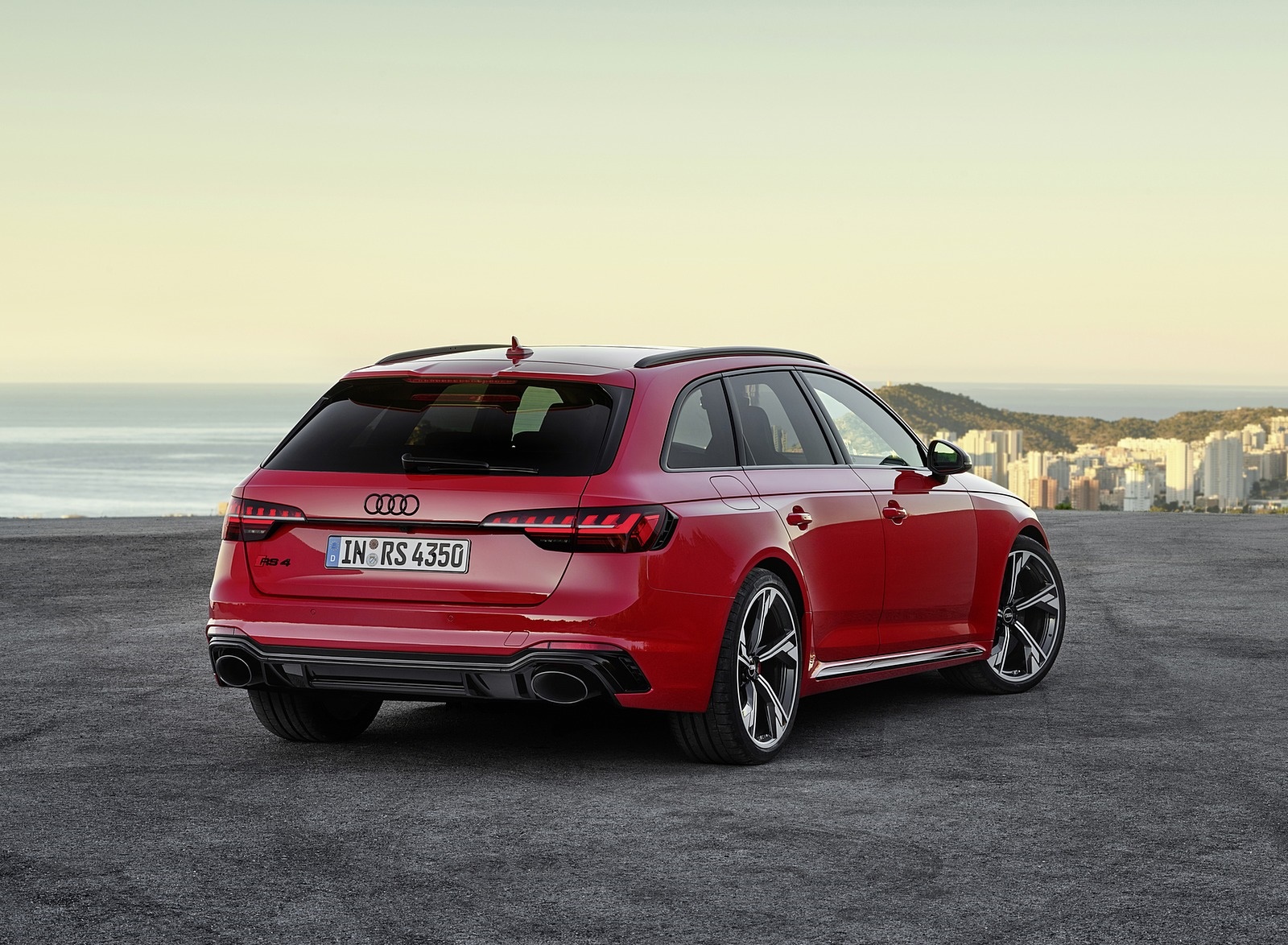 2020 Audi RS 4 Avant (Color: Tango Red) Rear Three-Quarter Wallpapers #53 of 98