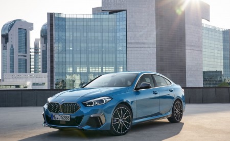 2020 BMW M235i Gran Coupe xDrive (Color: Snapper Rocks Blue Metallic) Front Three-Quarter Wallpapers 450x275 (18)