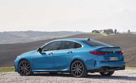2020 BMW M235i Gran Coupe xDrive (Color: Snapper Rocks Blue Metallic) Rear Three-Quarter Wallpapers 450x275 (26)