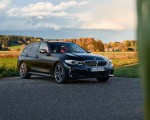 2020 BMW M340i xDrive Touring (Color: Black Sapphire Metallic) Front Three-Quarter Wallpapers 150x120 (32)