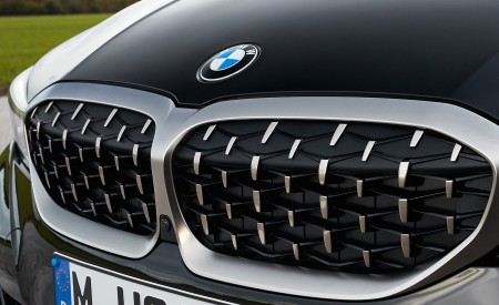2020 BMW M340i xDrive Touring (Color: Black Sapphire Metallic) Grill Wallpapers 450x275 (44)