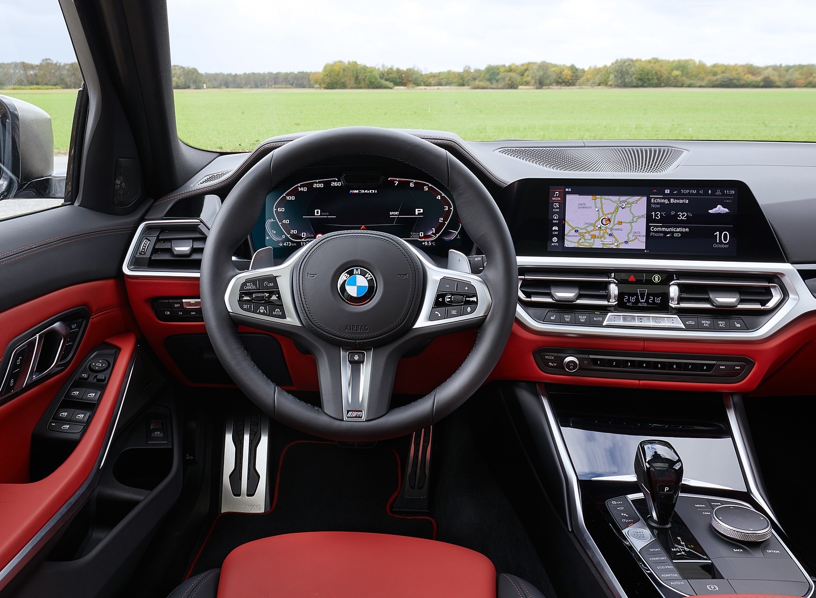 2020 BMW M340i xDrive Touring (Color: Black Sapphire Metallic) Interior Wallpapers #48 of 50