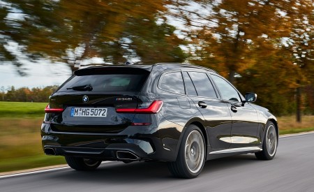 2020 BMW M340i xDrive Touring (Color: Black Sapphire Metallic) Rear Three-Quarter Wallpapers 450x275 (7)