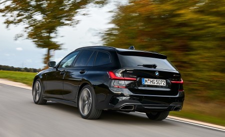 2020 BMW M340i xDrive Touring (Color: Black Sapphire Metallic) Rear Three-Quarter Wallpapers 450x275 (8)