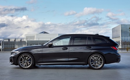 2020 BMW M340i xDrive Touring (Color: Black Sapphire Metallic) Side Wallpapers 450x275 (42)