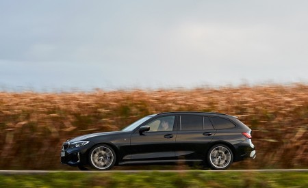 2020 BMW M340i xDrive Touring (Color: Black Sapphire Metallic) Side Wallpapers 450x275 (28)