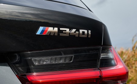 2020 BMW M340i xDrive Touring (Color: Black Sapphire Metallic) Tail Light Wallpapers 450x275 (45)