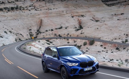 2020 BMW X5 M Competition Front Three-Quarter Wallpapers 450x275 (20)