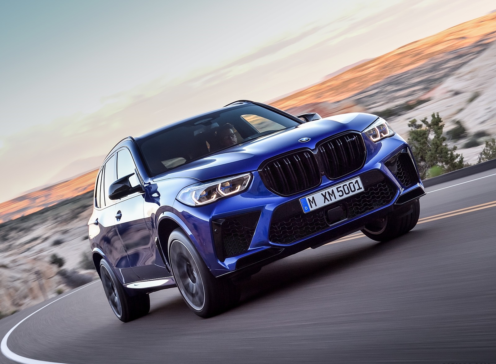 2020 BMW X5 M Competition Front Three-Quarter Wallpapers #12 of 78