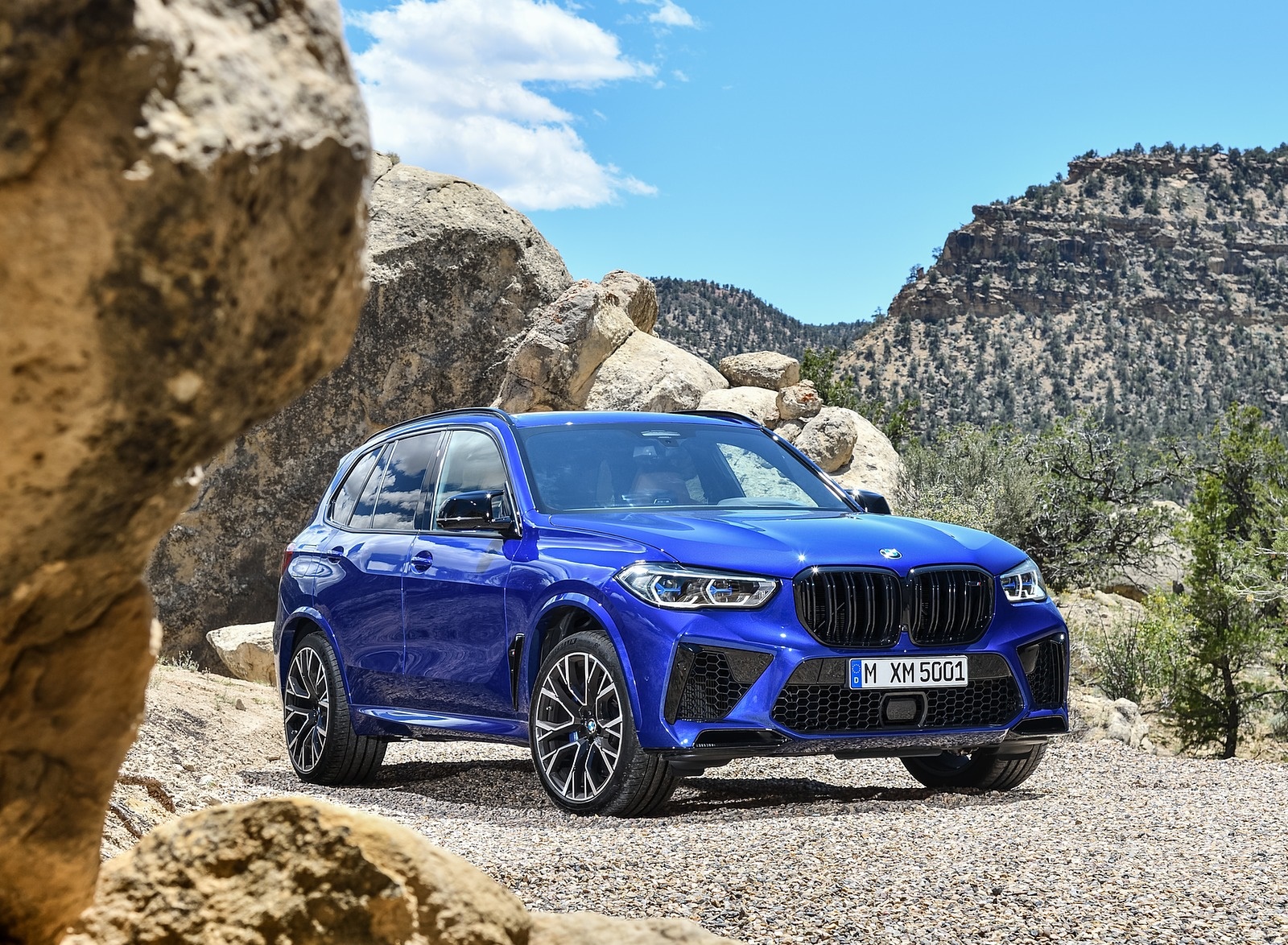 2020 BMW X5 M Competition Front Three-Quarter Wallpapers #35 of 78