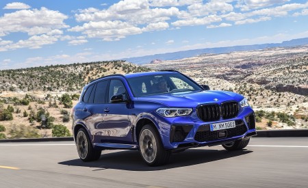 2020 BMW X5 M Competition Front Three-Quarter Wallpapers 450x275 (16)