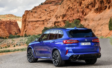 2020 BMW X5 M Competition Rear Three-Quarter Wallpapers 450x275 (36)