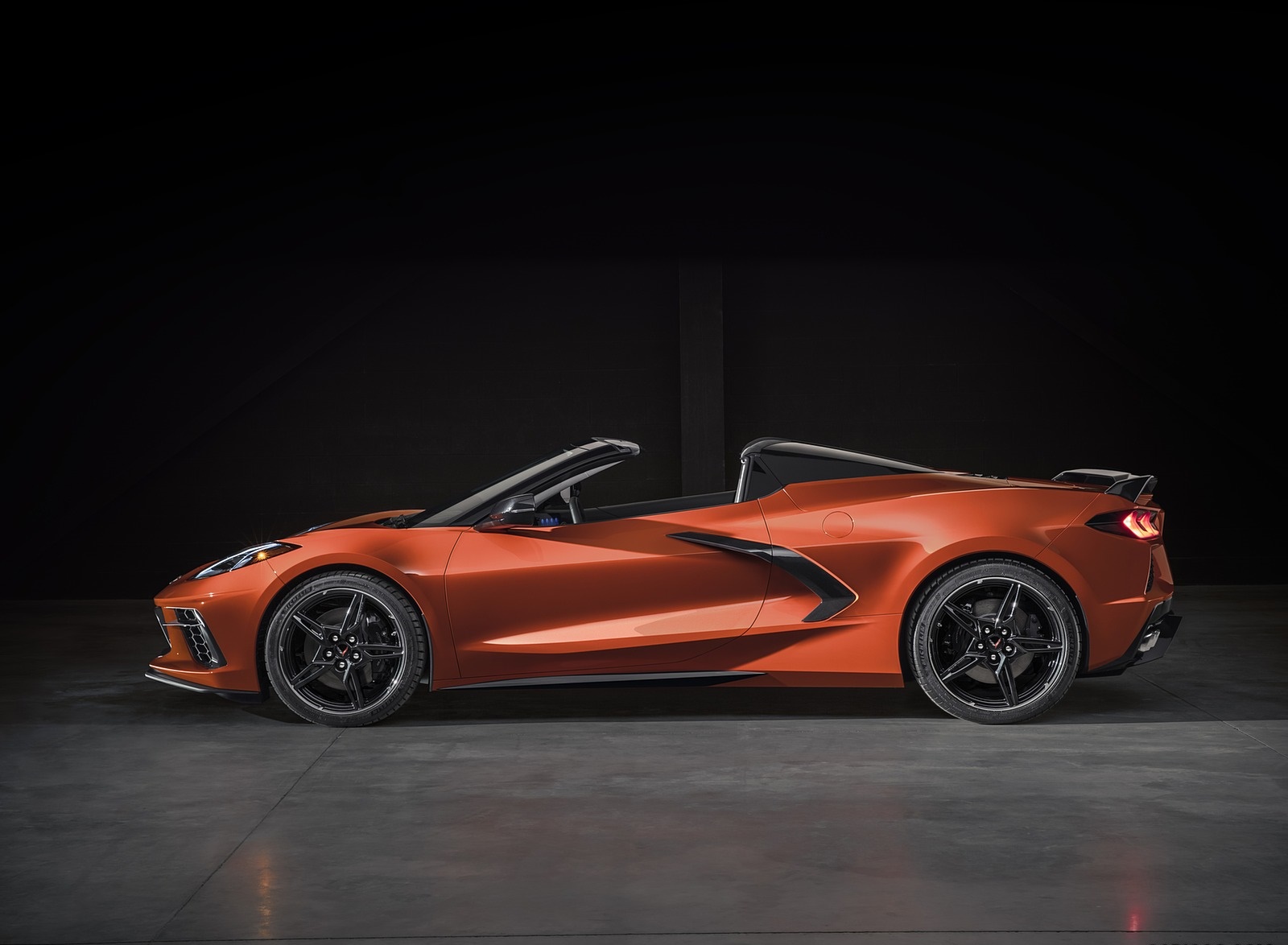 2020 Chevrolet Corvette Stingray Convertible Side Wallpapers #9 of 15