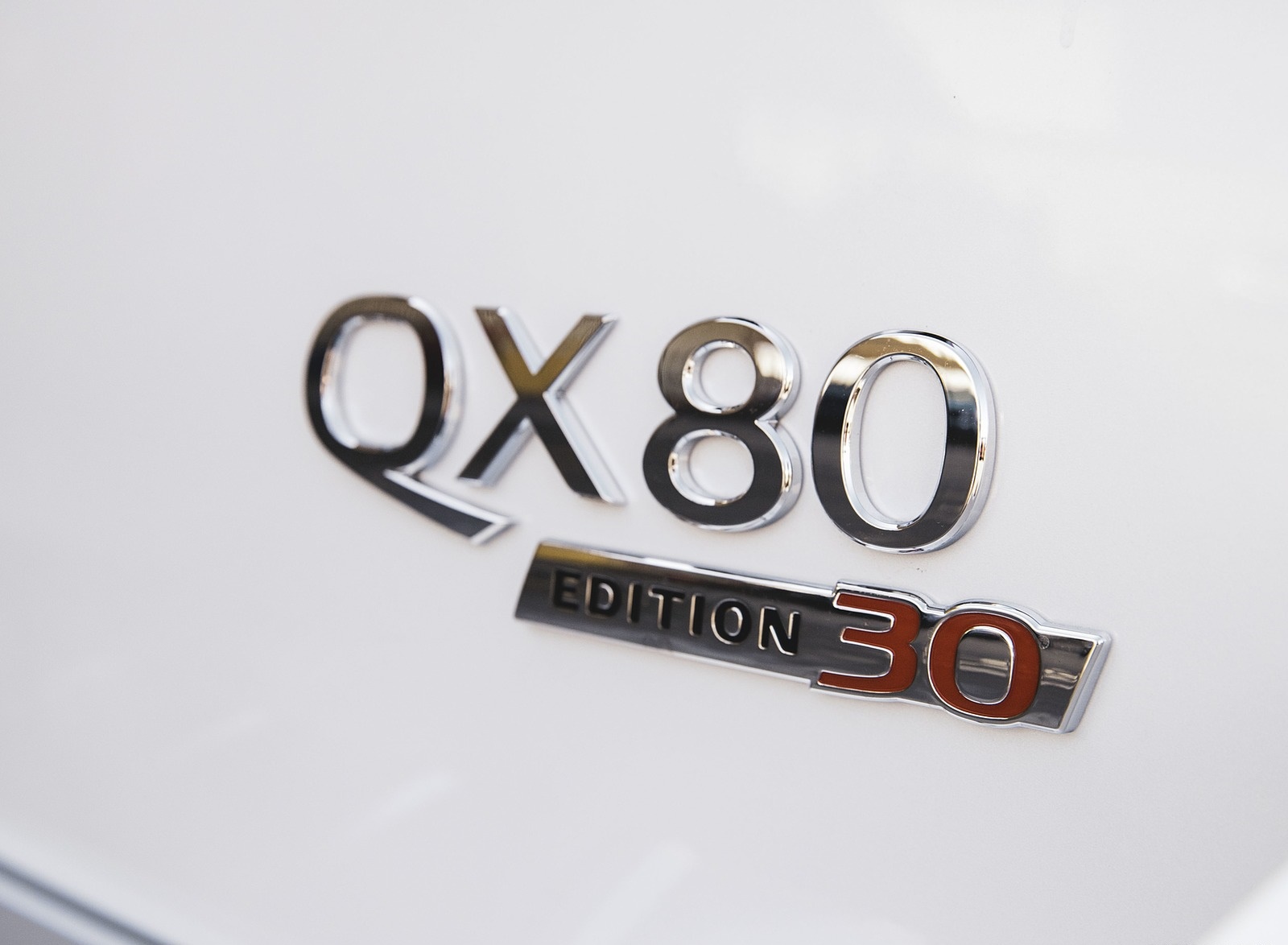 2020 Infiniti QX80 Edition 30 Badge Wallpapers (4)