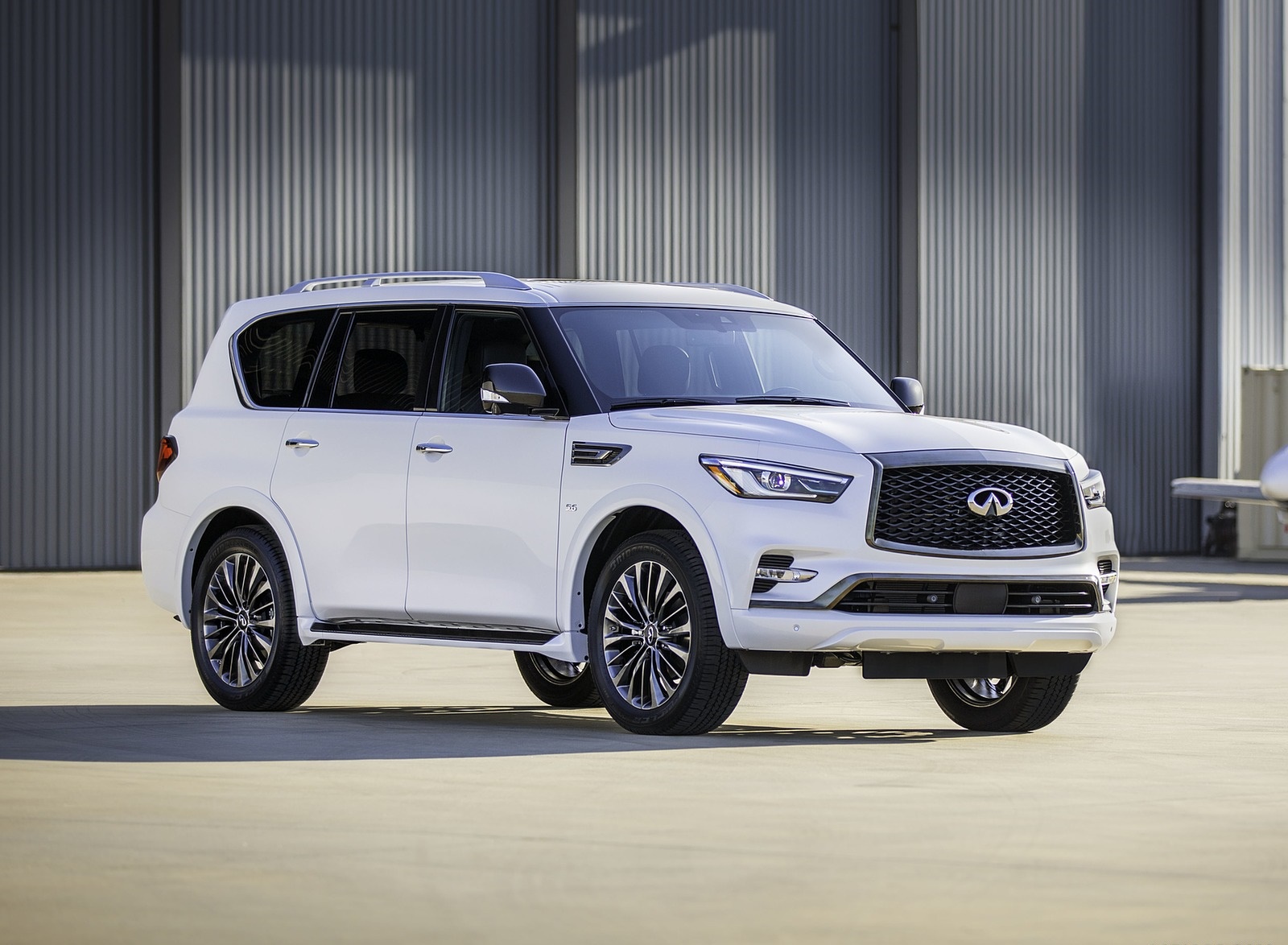 2020 Infiniti QX80 Edition 30 Front Three-Quarter Wallpapers #1 of 7